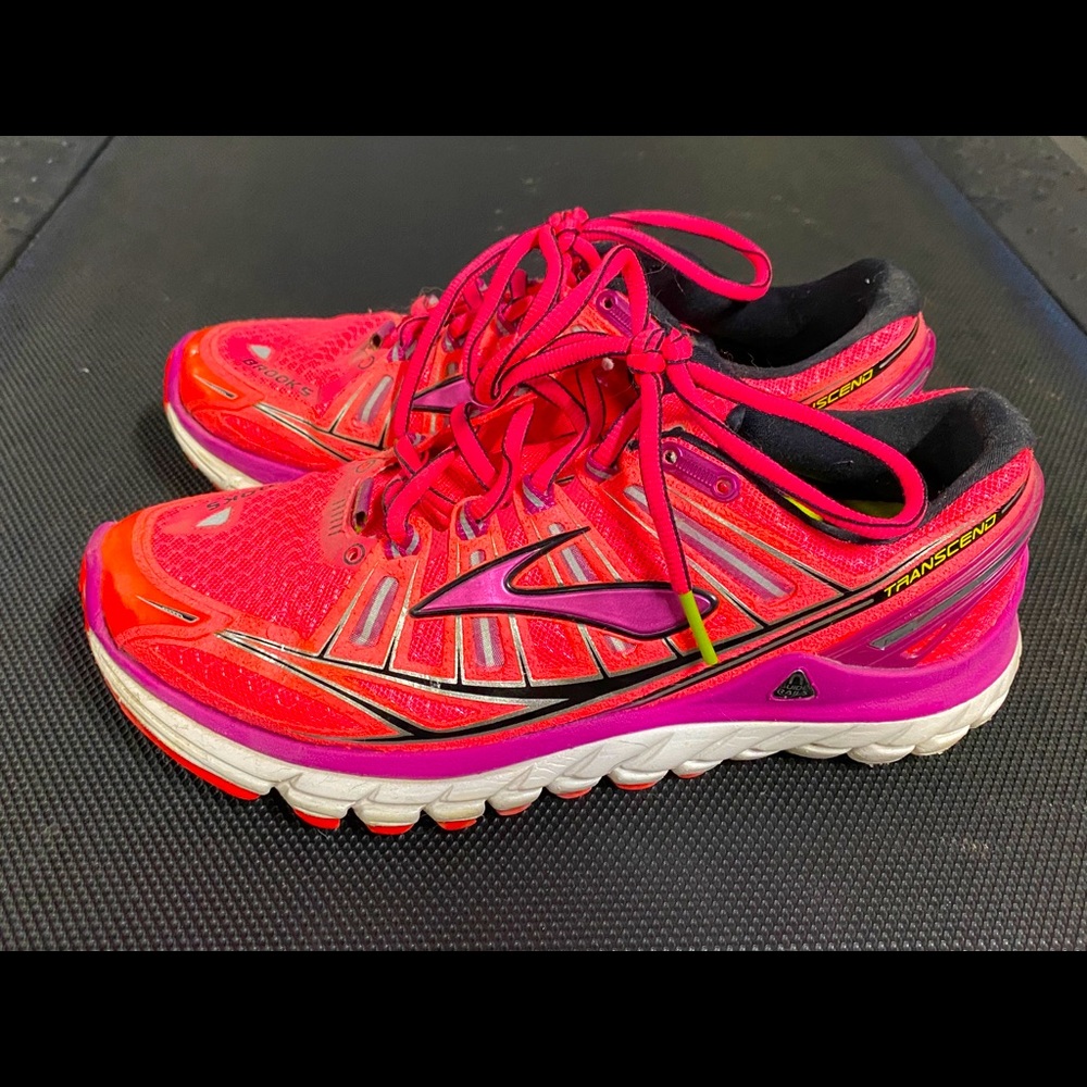Brooks running shoes womens